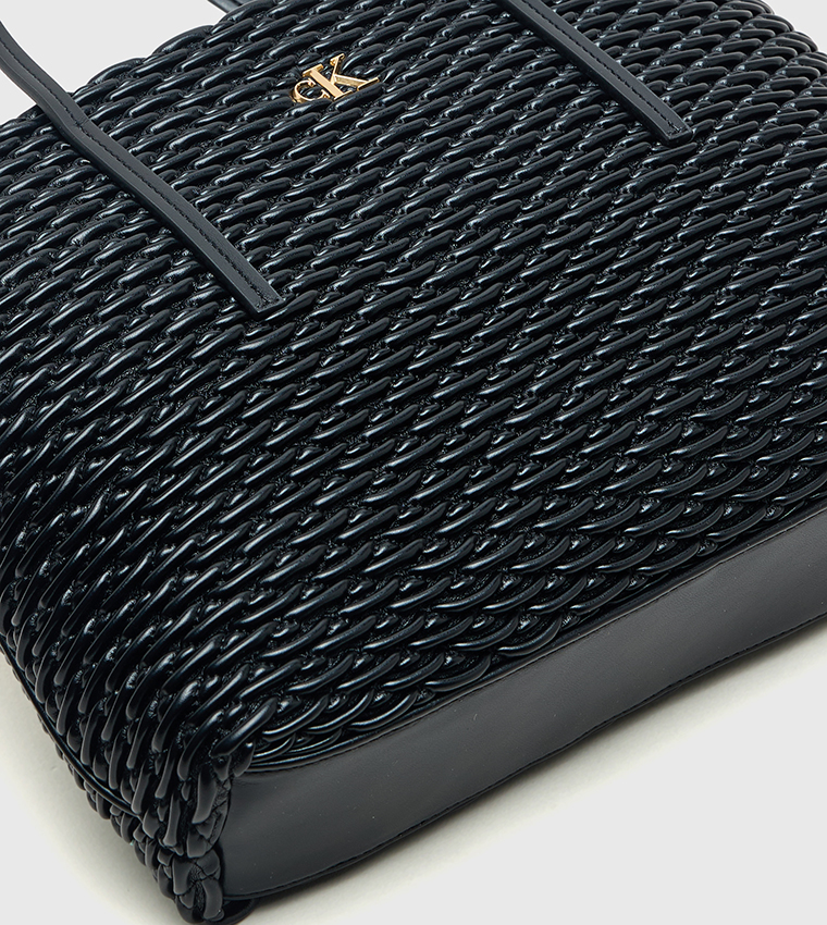 Textured Zippered Tote Bag