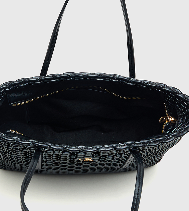 Textured Zippered Tote Bag