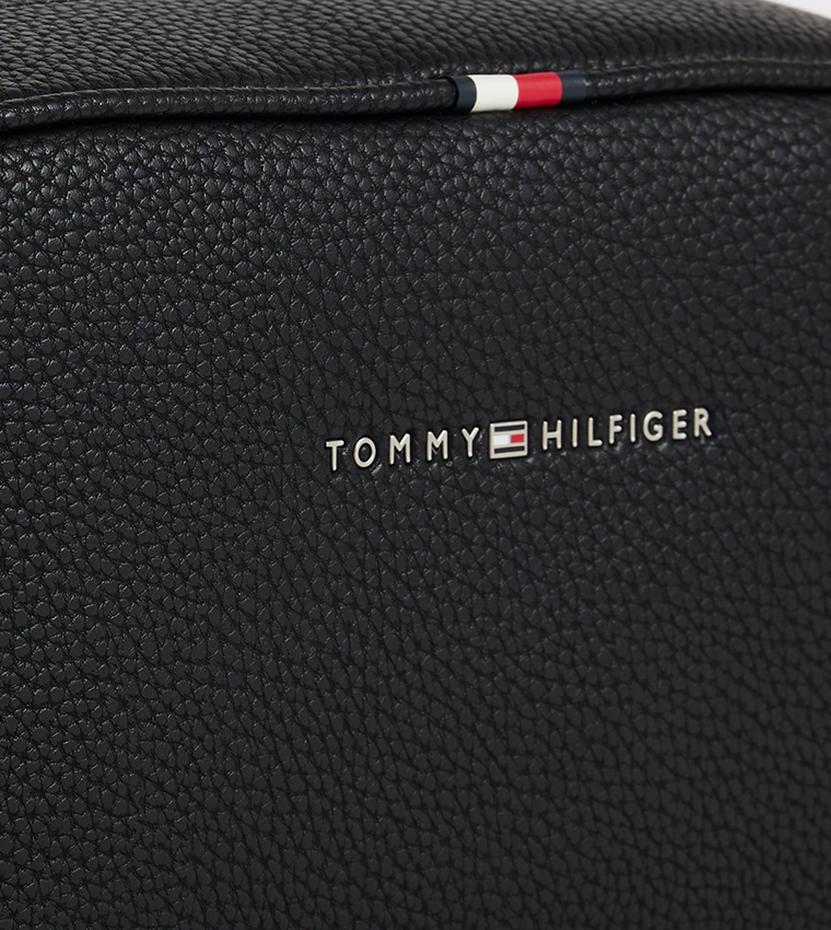 Essential Logo Detail Washbag