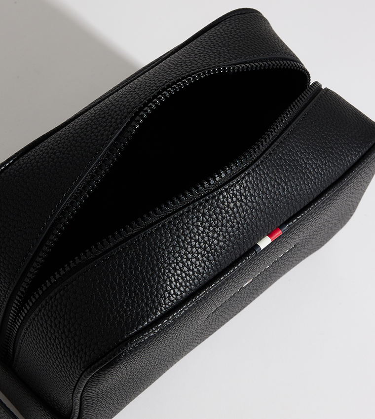 Essential Logo Detail Washbag