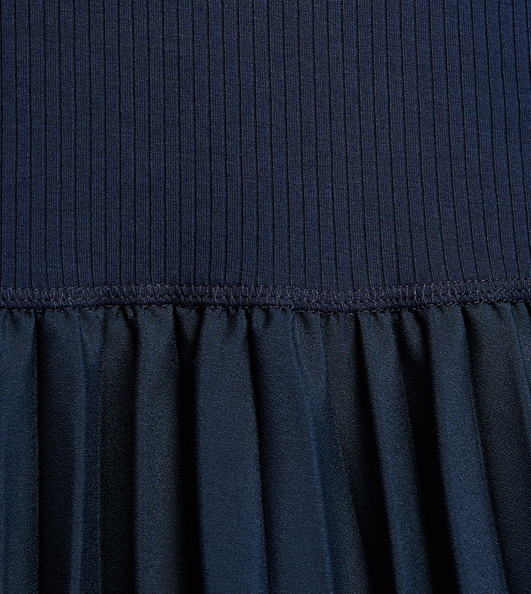 Ribbed Short Sleeves Midi Dress