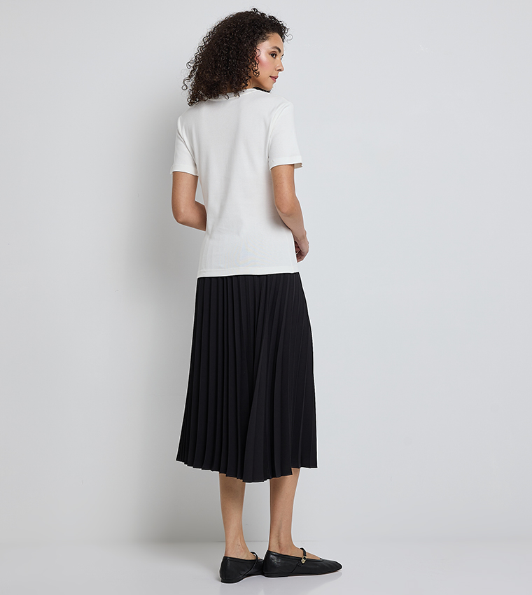 Logo Detail Short Sleeves T-Shirt