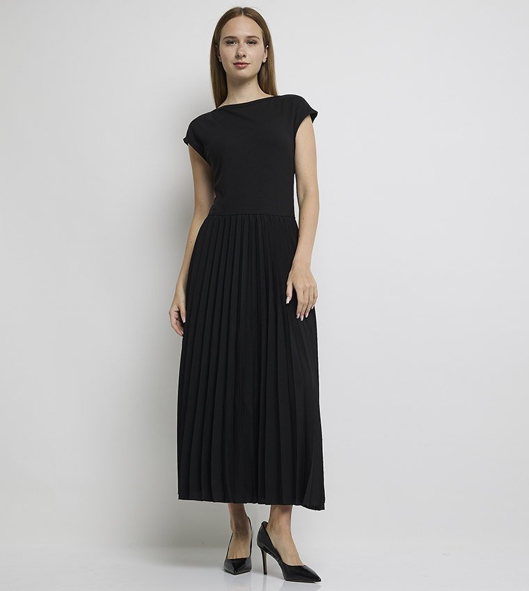 Solid Pleat Detail Fit and Flare Midi Dress
