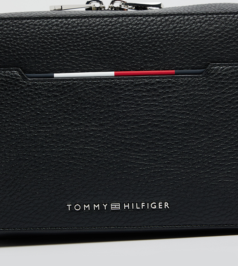 Logo Detail Central Toiletry Bag