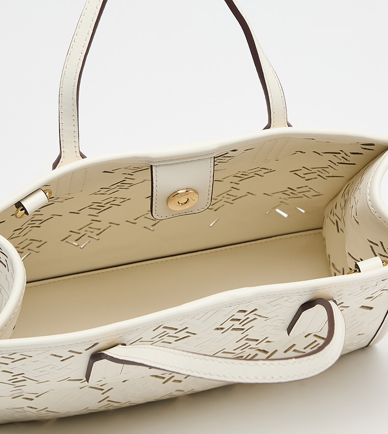 شنطة توت بشعار 