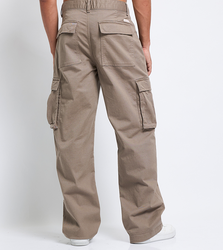 Mid Rise Baggy Fit Cargo Pants