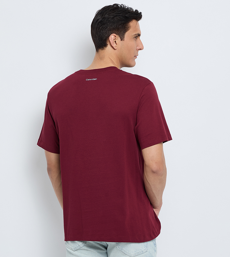 تيشيرت رجالي بطبعة وقبة مستديرة 