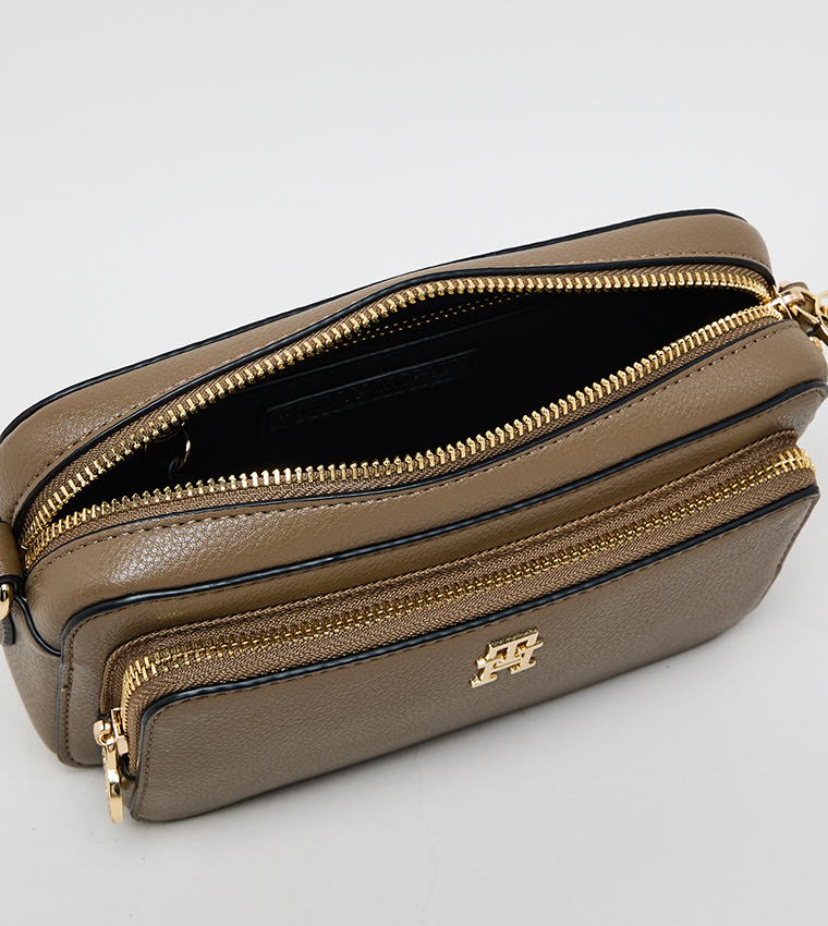 شنطة كاميرا بجيب أمامي