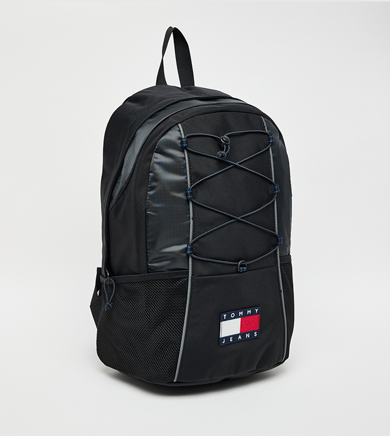 شنطة ظهر بشعار تومي 