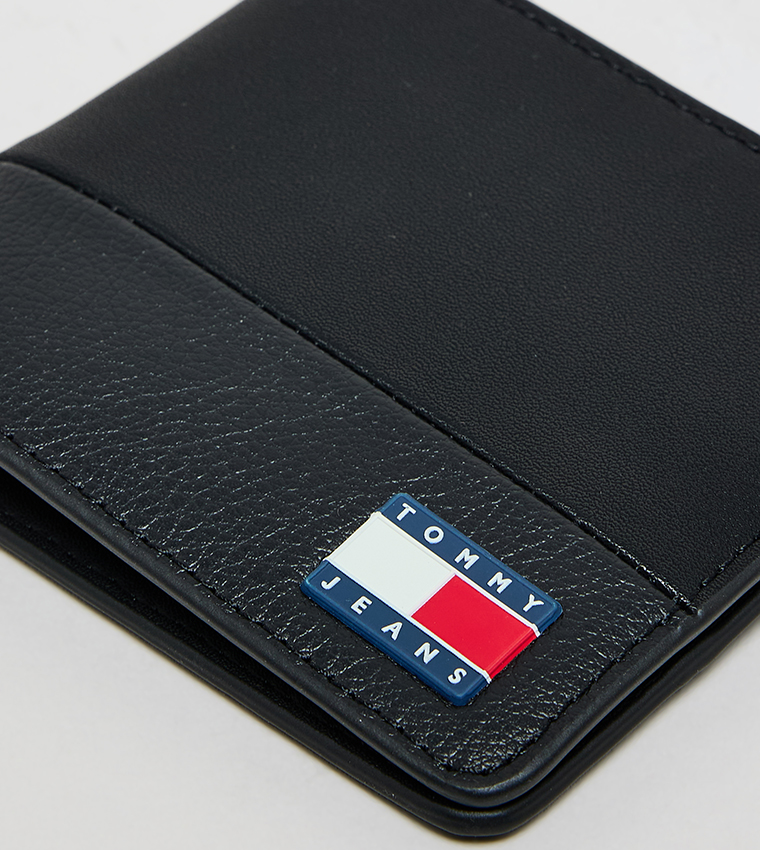 Logo Detail Heritage Wallet