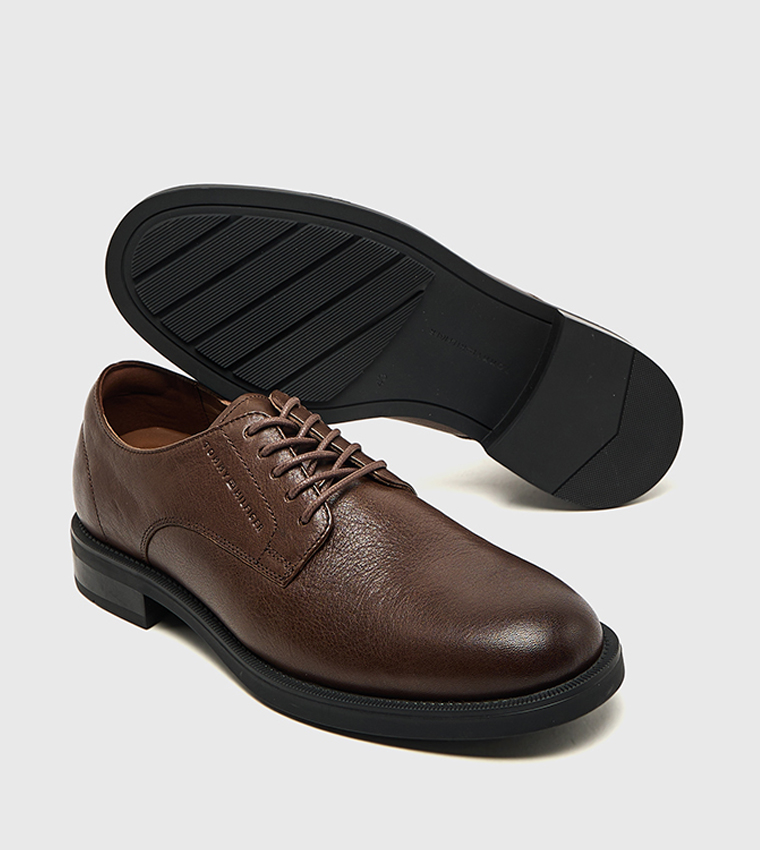 VOGUE Textured Leather Derby Shoes