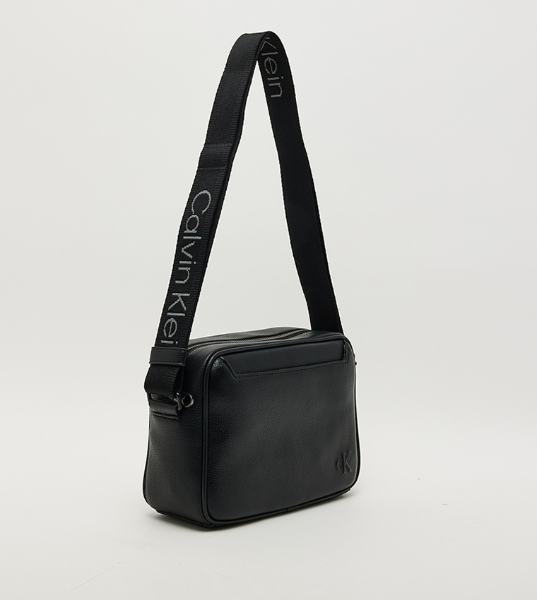 شنطة كاميرا بحزام قماش بشعار