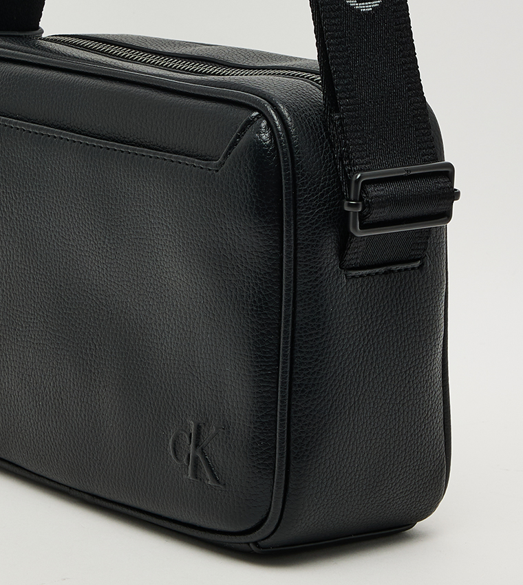 شنطة كاميرا بحزام قماش بشعار