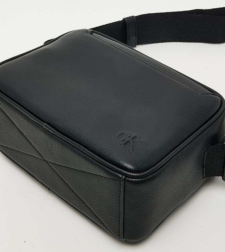 شنطة كاميرا بحزام قماش بشعار