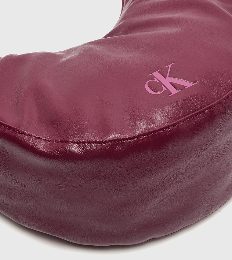 شنطة كتف بمشبك 