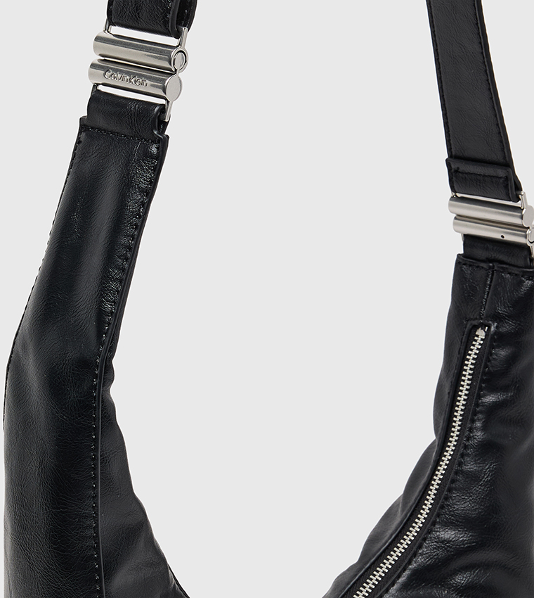 شنطة كتف بمشبك 