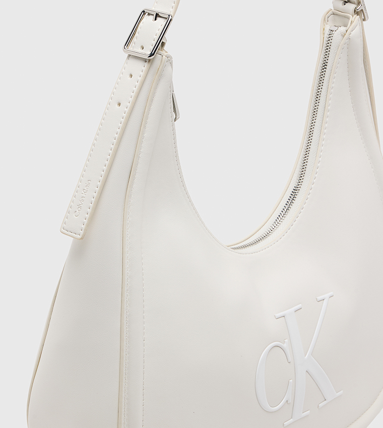 شنطة كتف مونوغرام 