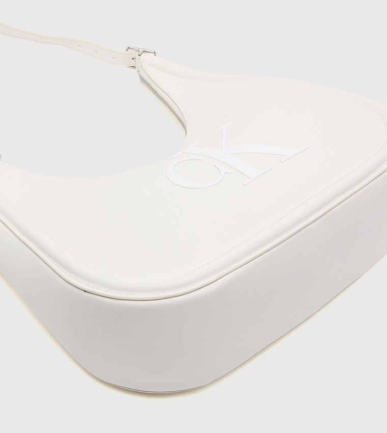 شنطة كتف مونوغرام 