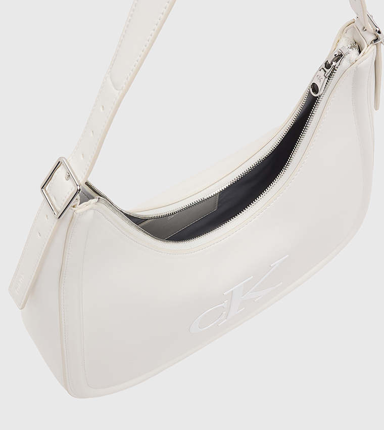 شنطة كتف مونوغرام 