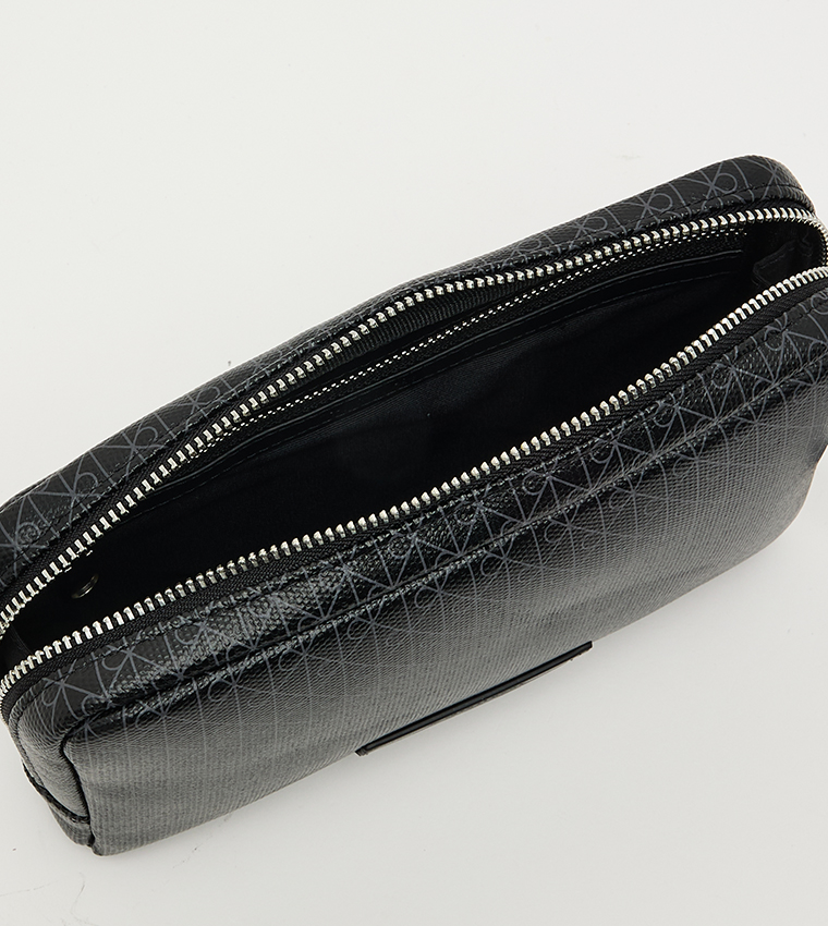 باوتش بسحاب وطبعة مونوغرام 