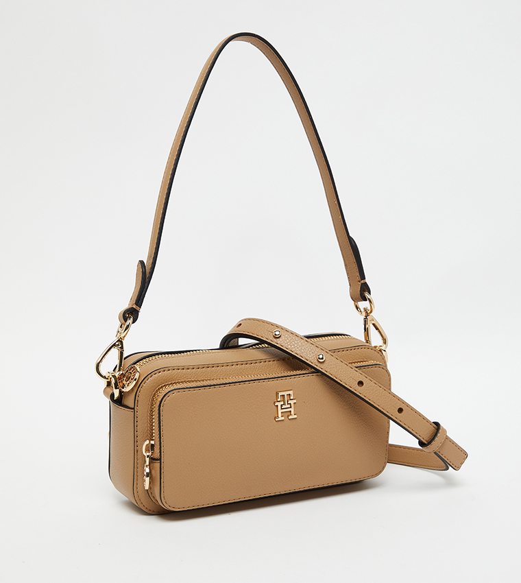 شنطة كاميرا بشعار وسحاب 