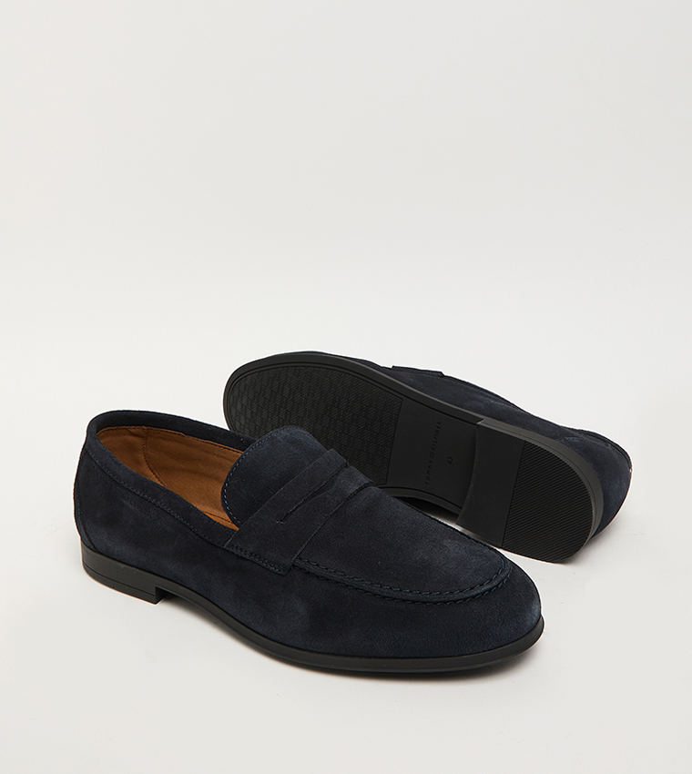 Round Toe Suede Loafers