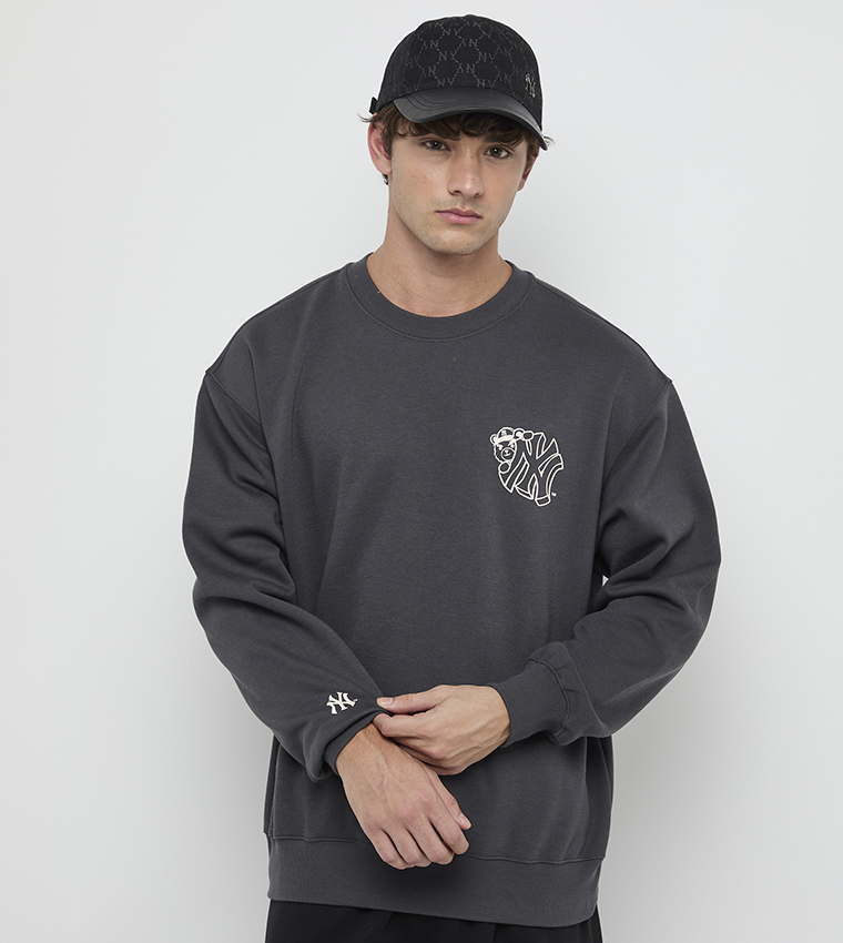 سويتشيرت بطبعة وقبة مستديرة 