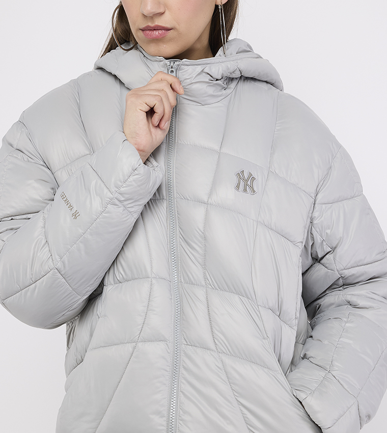 Zippered Long Sleeves Hooded Puffer Jacket
