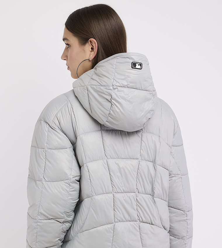 Zippered Long Sleeves Hooded Puffer Jacket