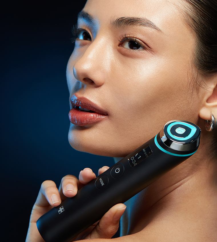 Age-R Booster Pro 6-in-1 Total Care LED Therapy