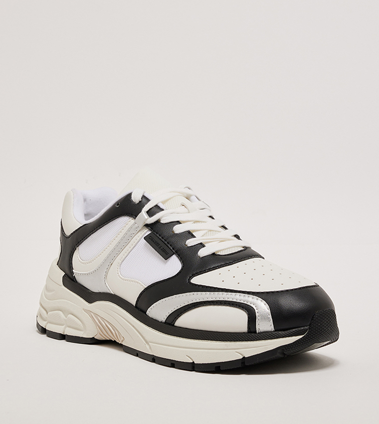 حذاء رياضي تشانكي بمقدمة دائرية