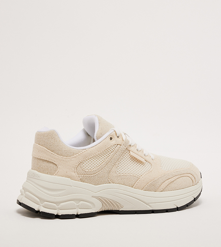 حذاء رياضي تشانكي بمقدمة دائرية