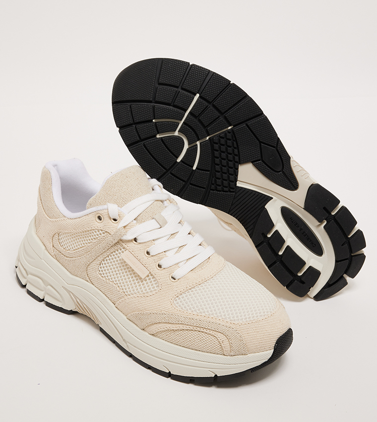 حذاء رياضي تشانكي بمقدمة دائرية