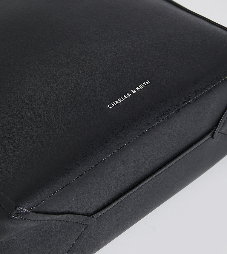 ELLIS Textured Shoulder Bag