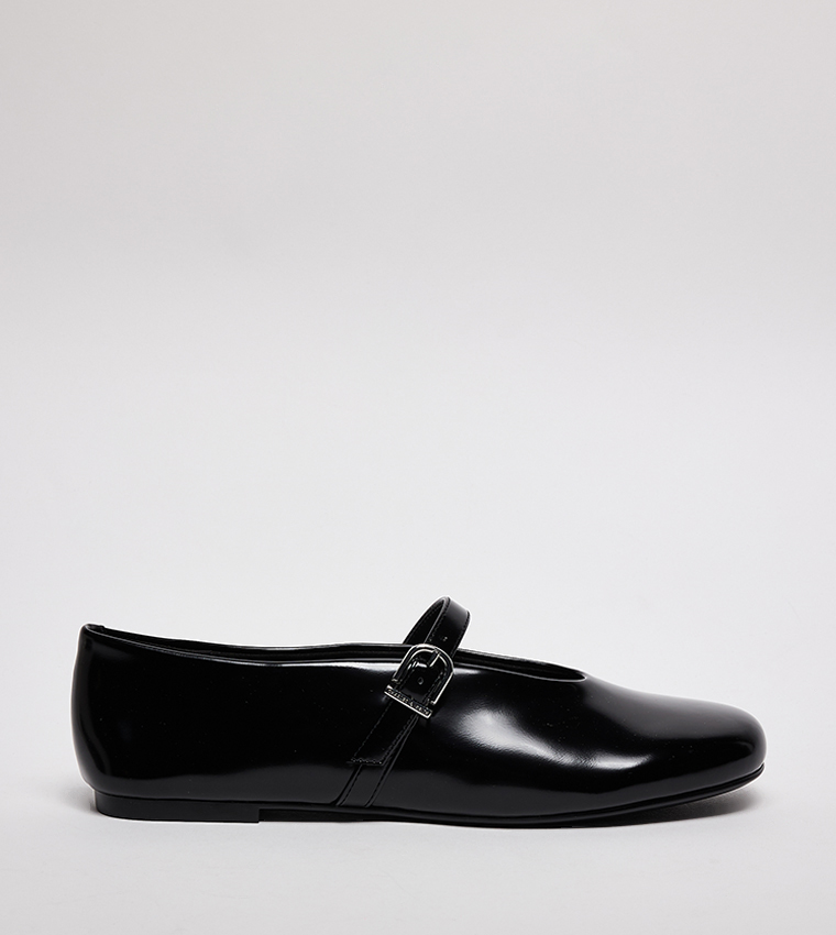 Textured Round Toe Mary Janes