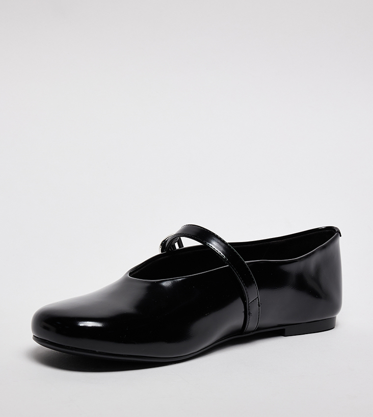 Textured Round Toe Mary Janes
