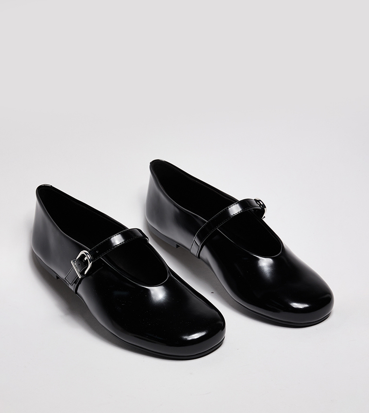 Textured Round Toe Mary Janes