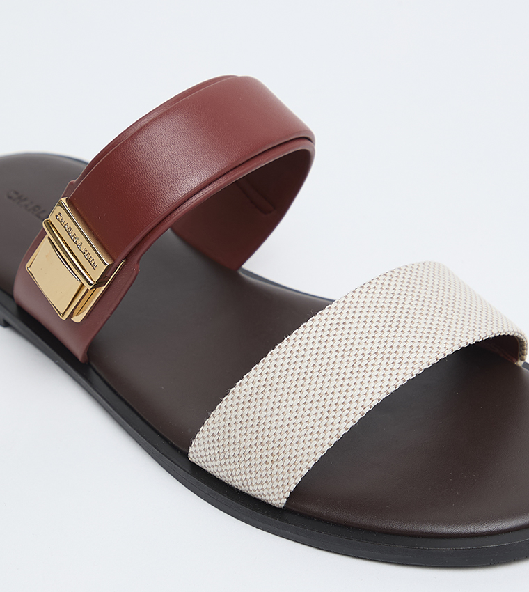 تشارلز آند كيث  الصنادل المسطحة - متعدد Flat Sandals