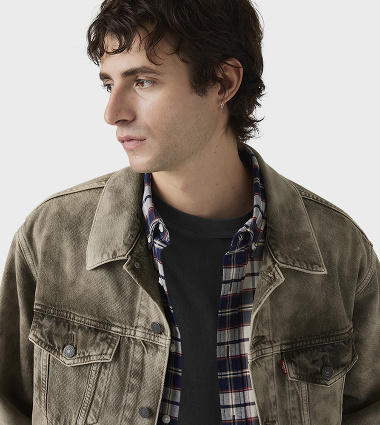 Long Sleeves Trucker Denim Jacket