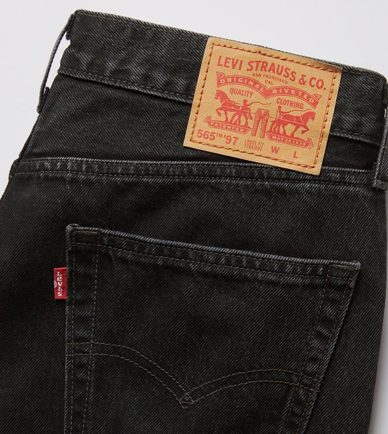 565™ Straight Fit Jeans