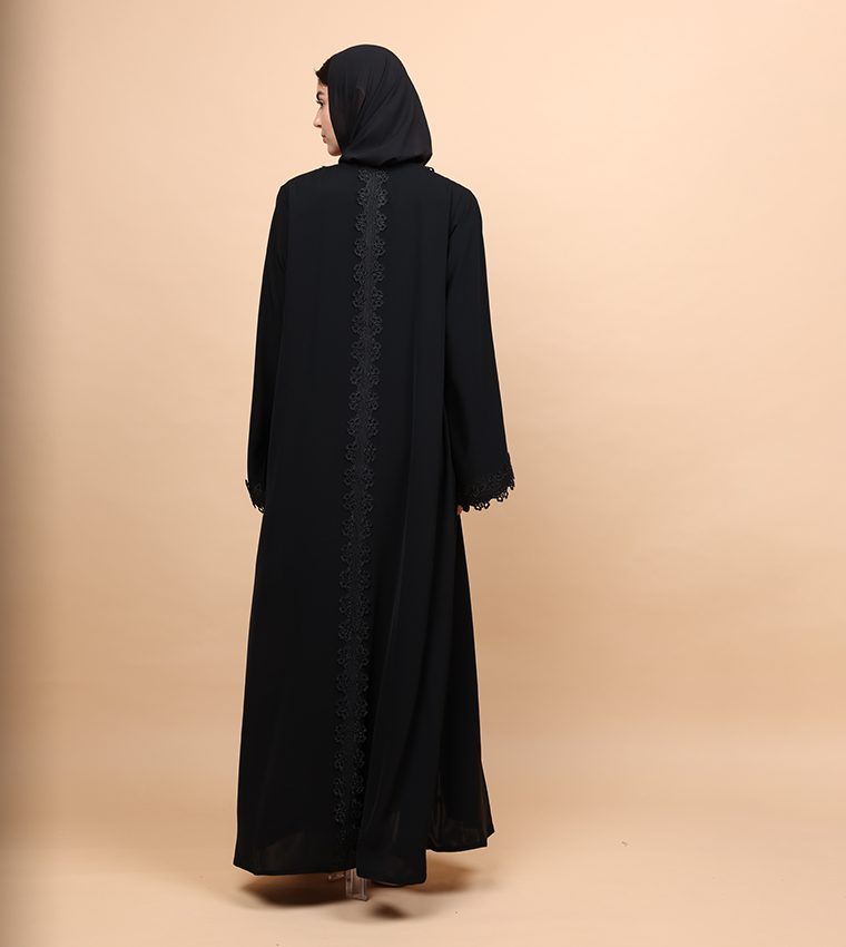 عباية بحواف دانتيل 