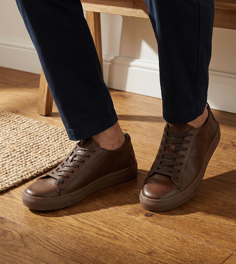 STOCK Solid Lace-Up Shoes