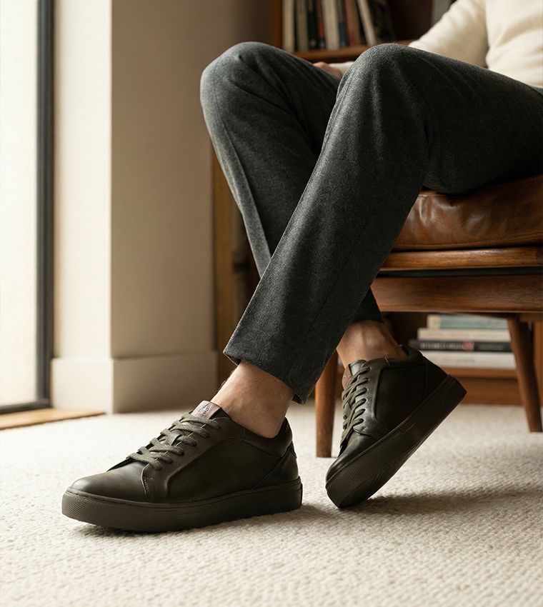 STOCK Solid Lace-Up Shoes