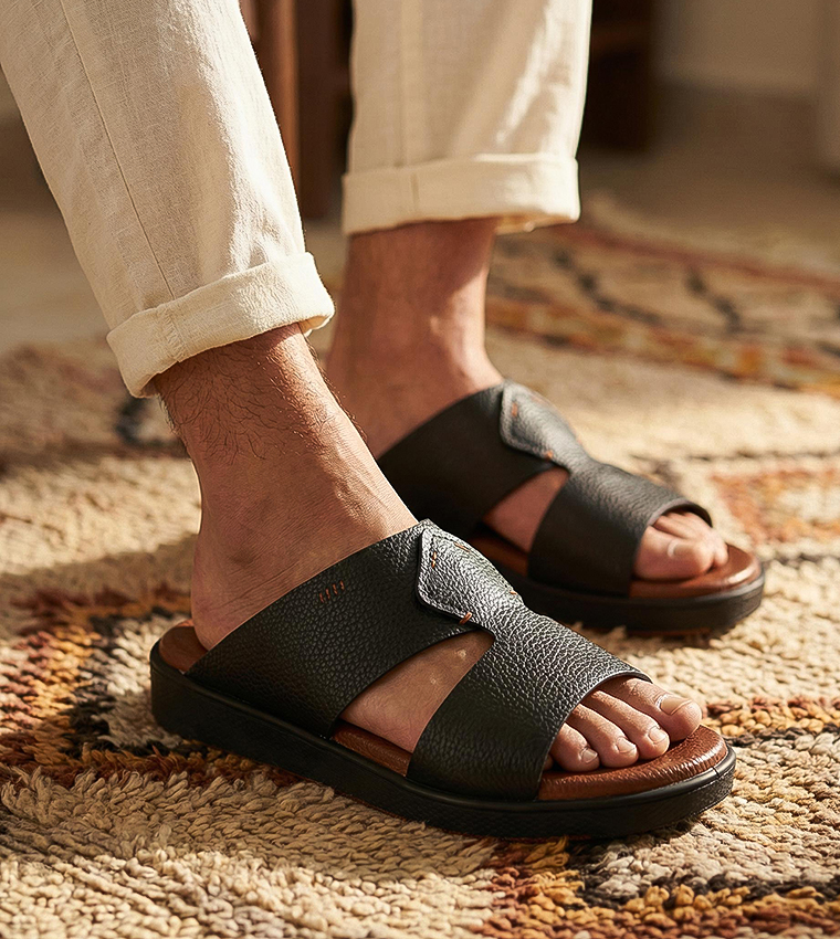 ARTM3 05 Textured Arabic Sandals