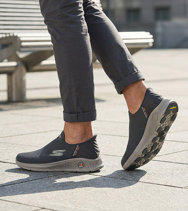 GO WALK ANYWHERE - THE TOURIST Shoes