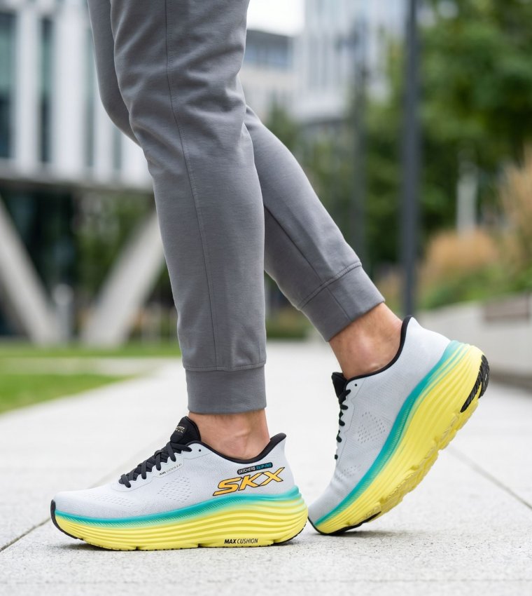 MAX CUSHIONING ENDEAVOUR Runner Sneakers
