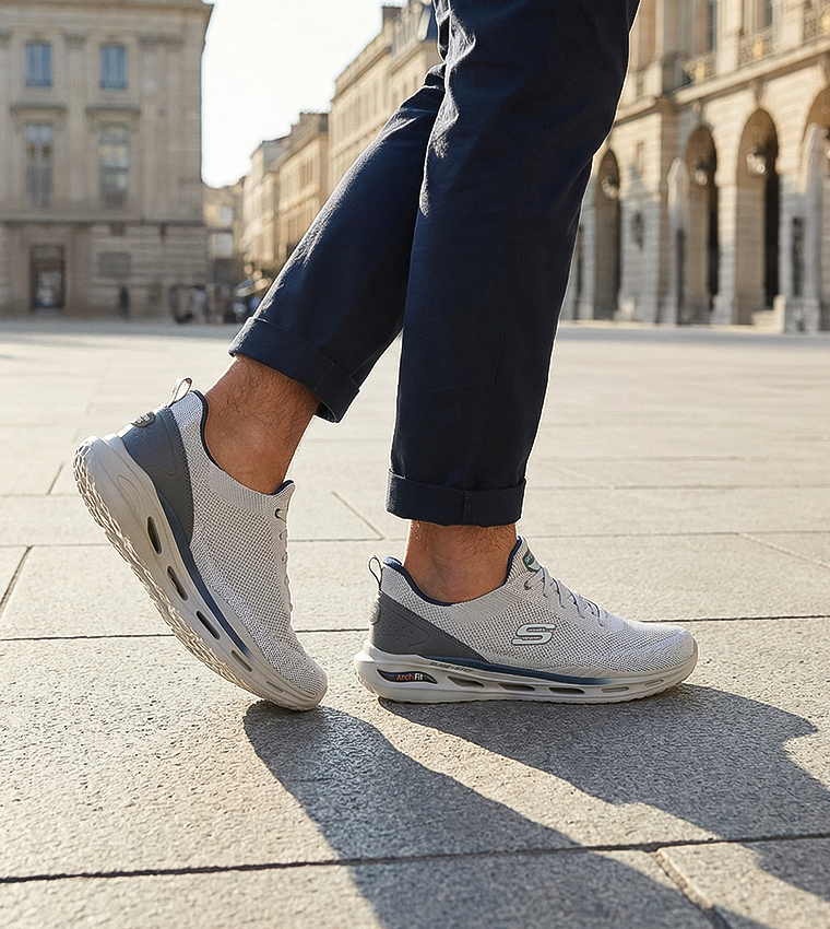 ARCH FIT ORVAN Logo Detail Lace-Up Shoes