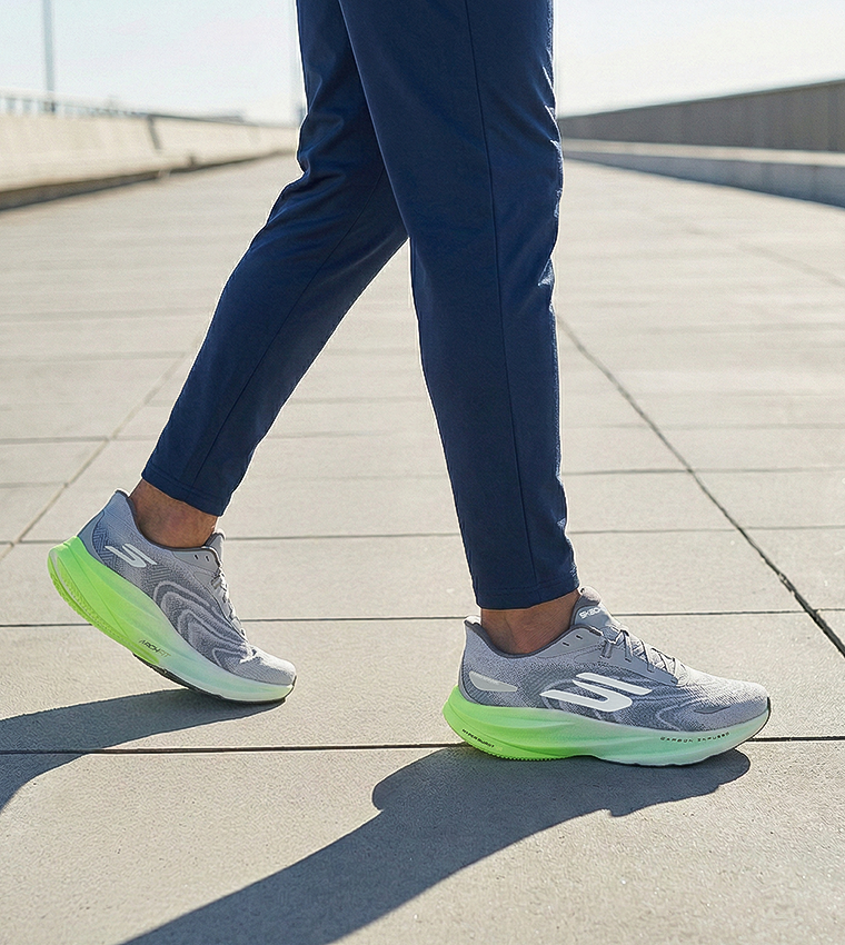 AERO SPARK Running Shoes