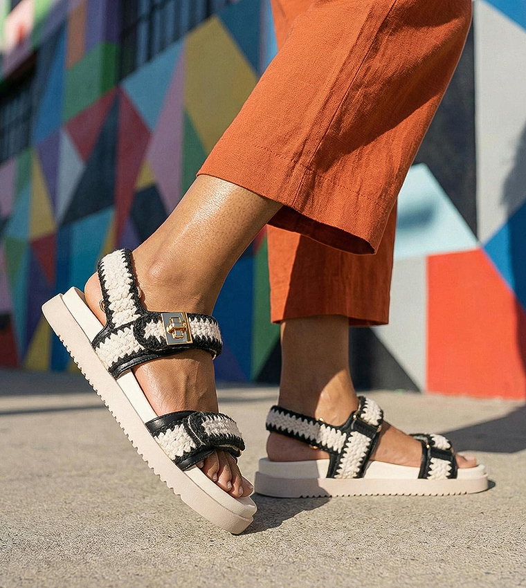 ستيف مادن  الصنادل المسطحة - أبيض Flat Sandals