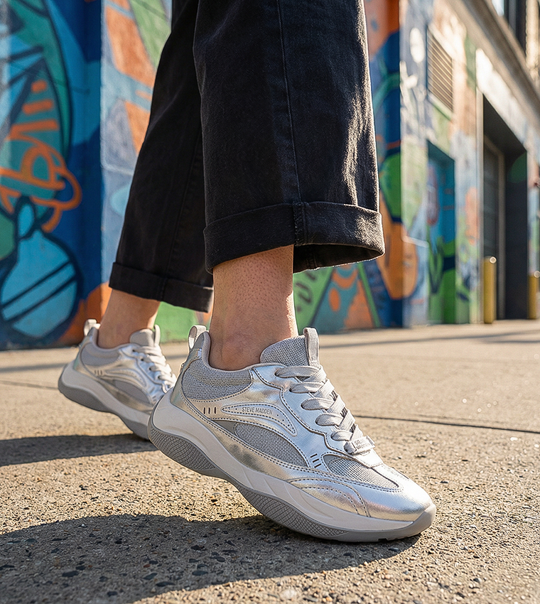PREMIO Round Toe Runner Sneakers